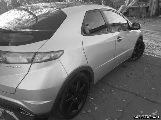 Автосалоны Хэтчбек: Honda Civic (2008 г), КПП – робот, в отличном состоянии онлайн