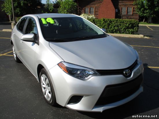Автомобили Седан: Toyota Corolla 2014 Продажа онлайн